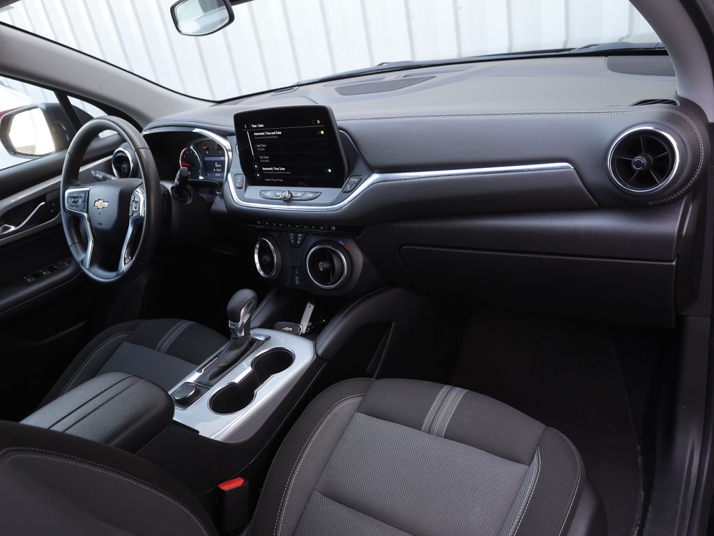 Vehicle image 12 of 44
