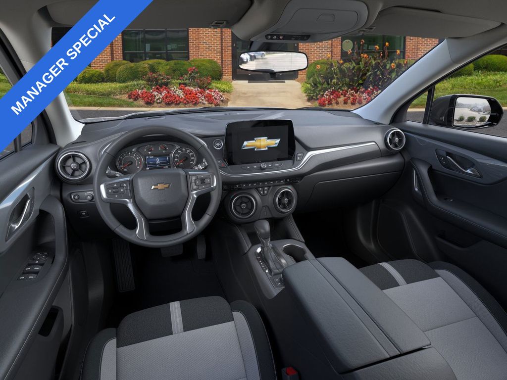Vehicle image 15 of 24