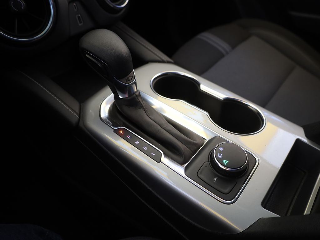 Vehicle image 31 of 42