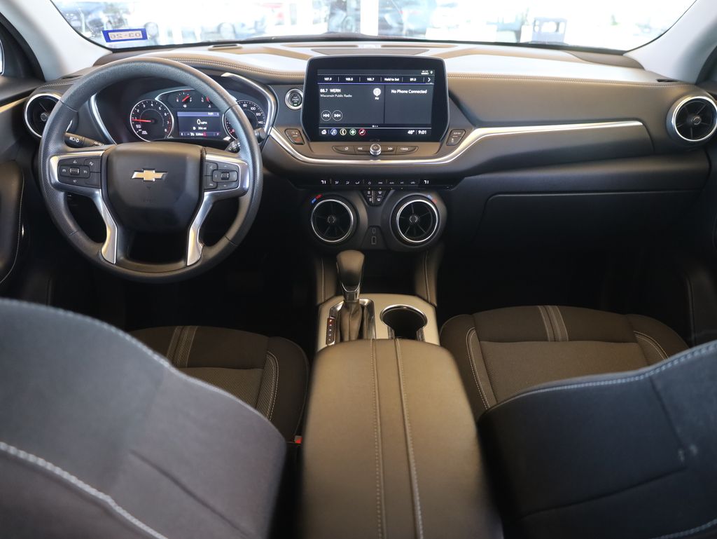 Vehicle image 20 of 42