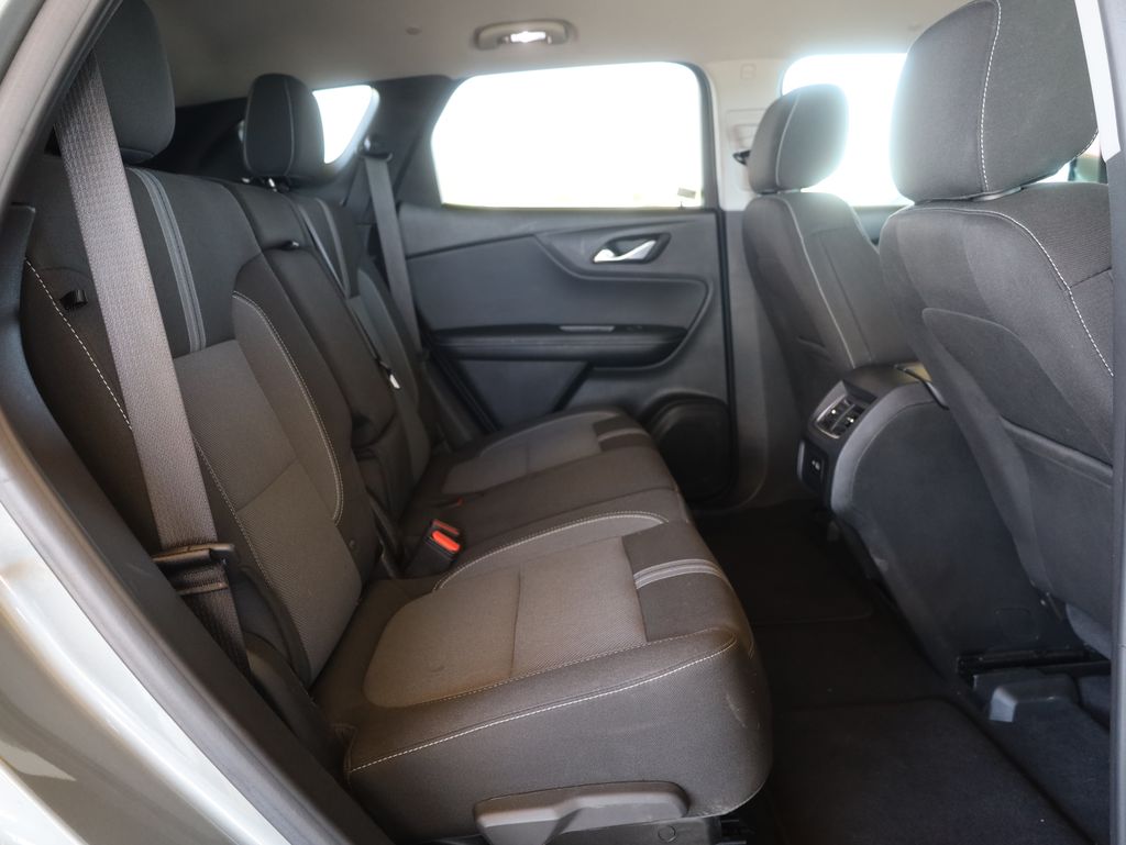 Vehicle image 14 of 42