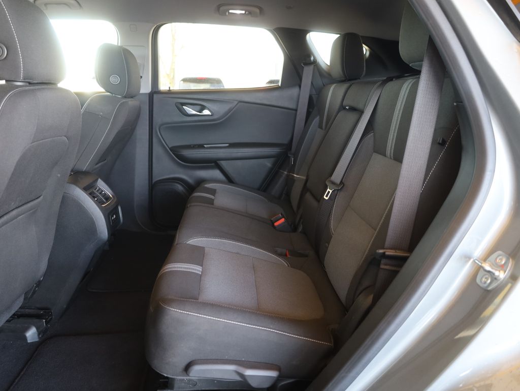 Vehicle image 23 of 42