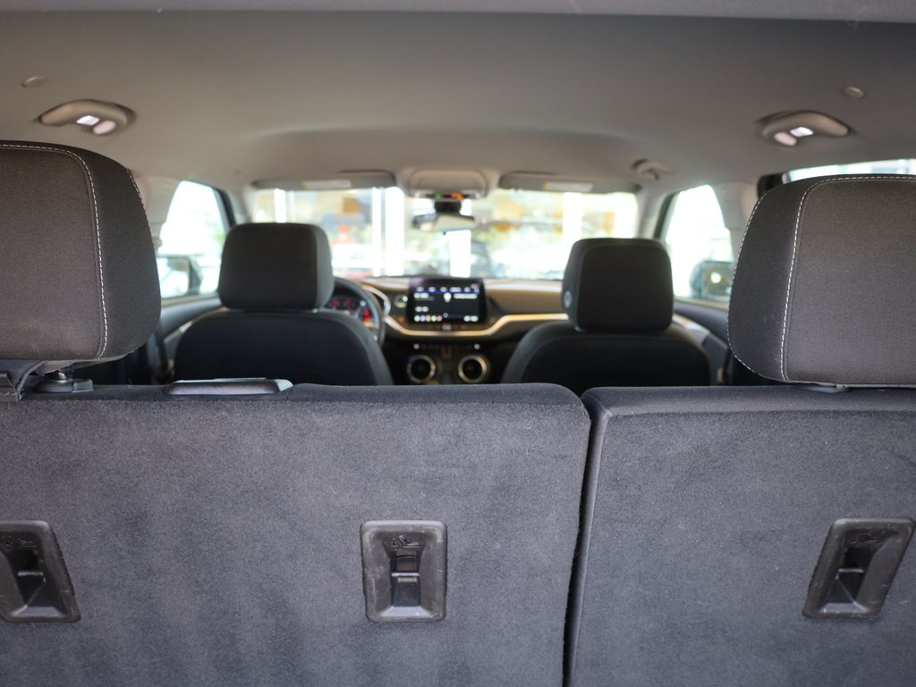 Vehicle image 22 of 42