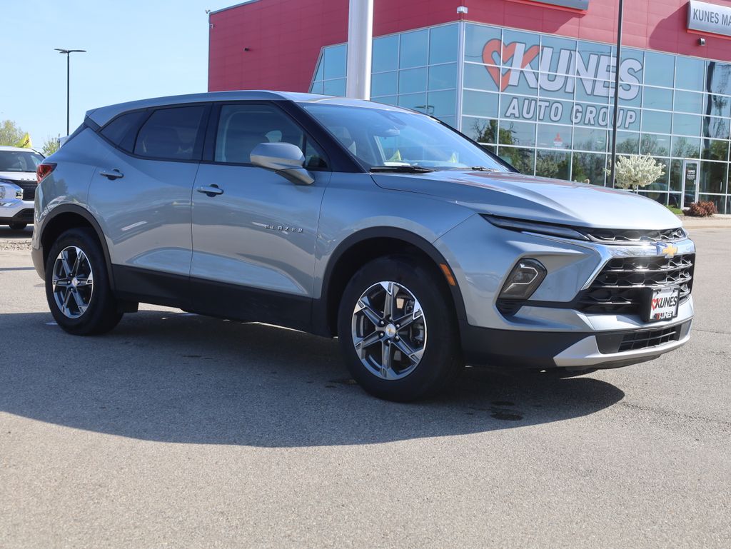 Vehicle image 4 of 42