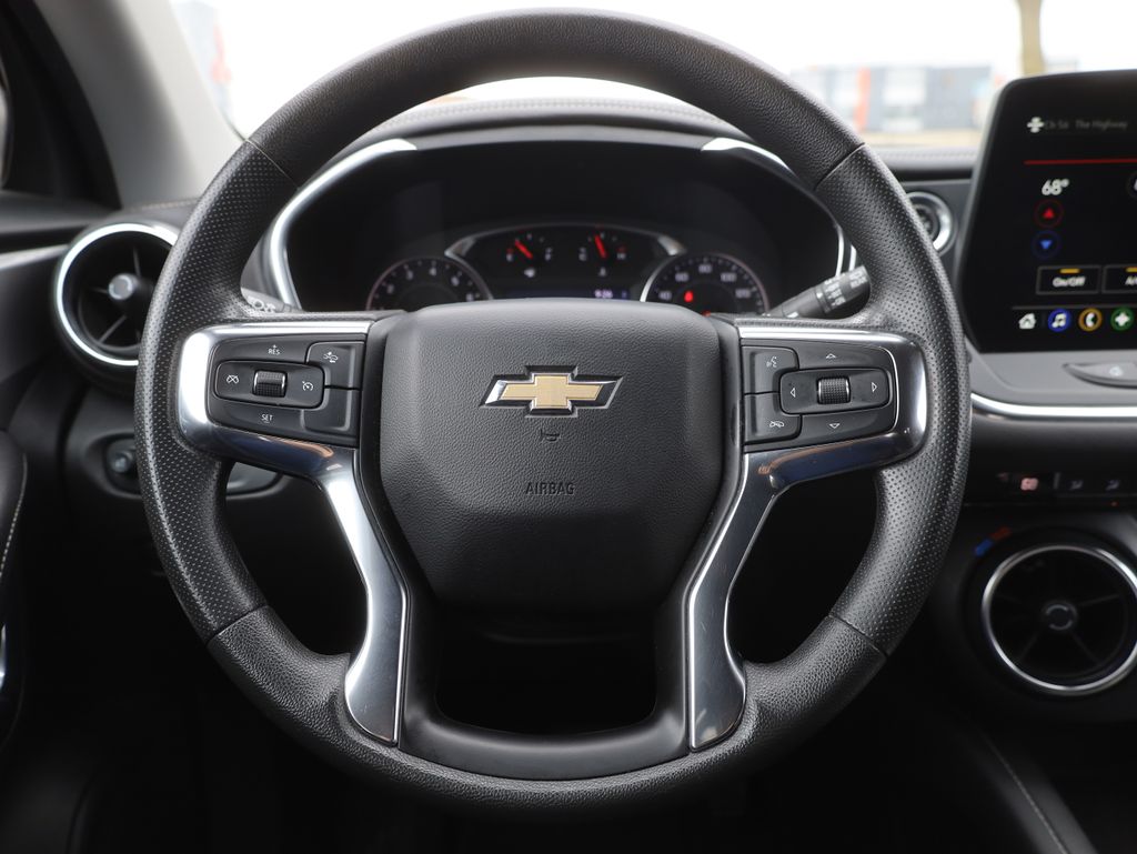 Vehicle image 41 of 43