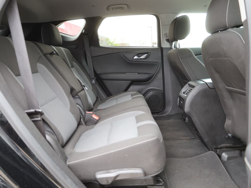 Vehicle image 13 of 43