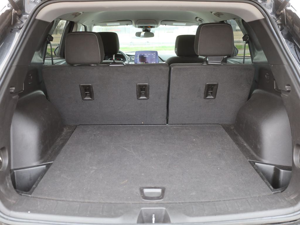 Vehicle image 19 of 43