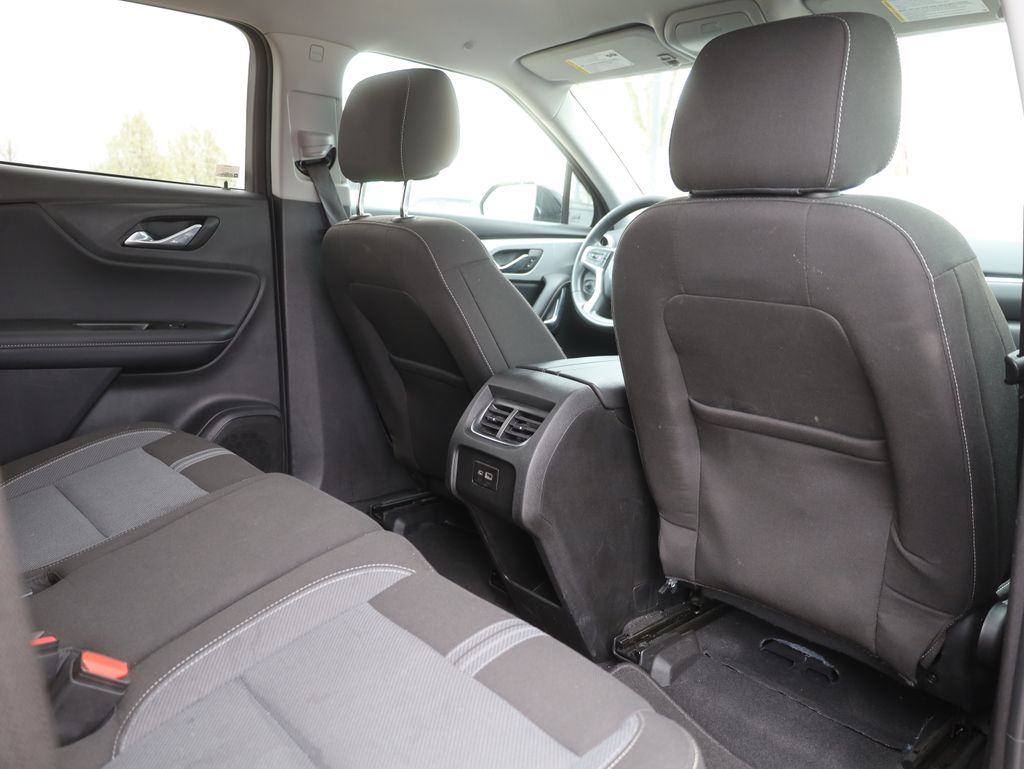 Vehicle image 14 of 43