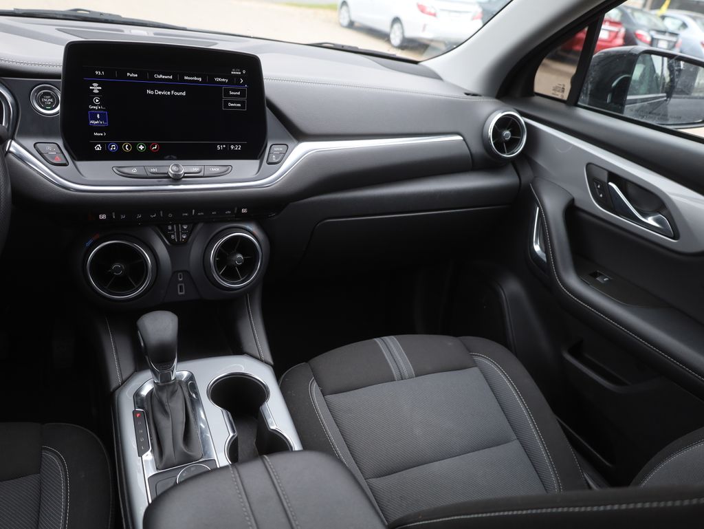 Vehicle image 16 of 43