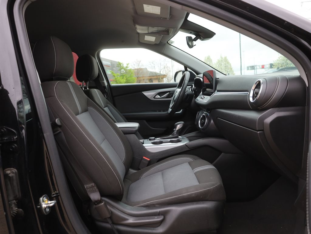 Vehicle image 11 of 43