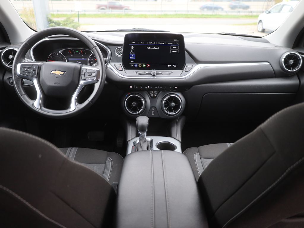 Vehicle image 17 of 43