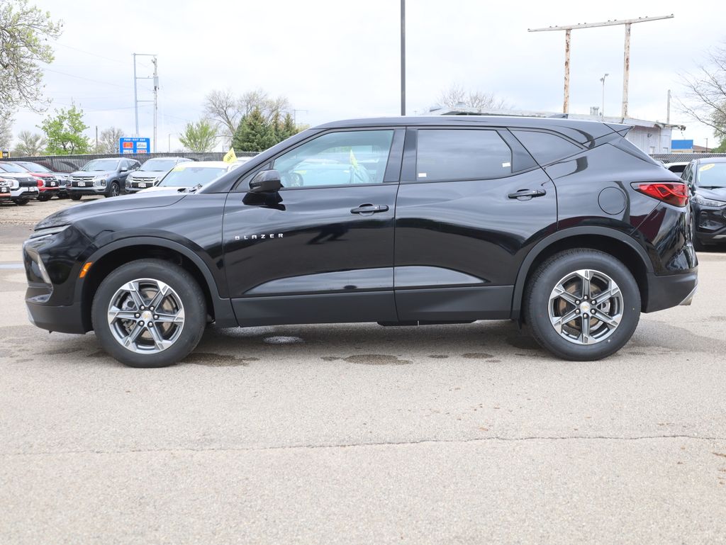 Vehicle image 8 of 43
