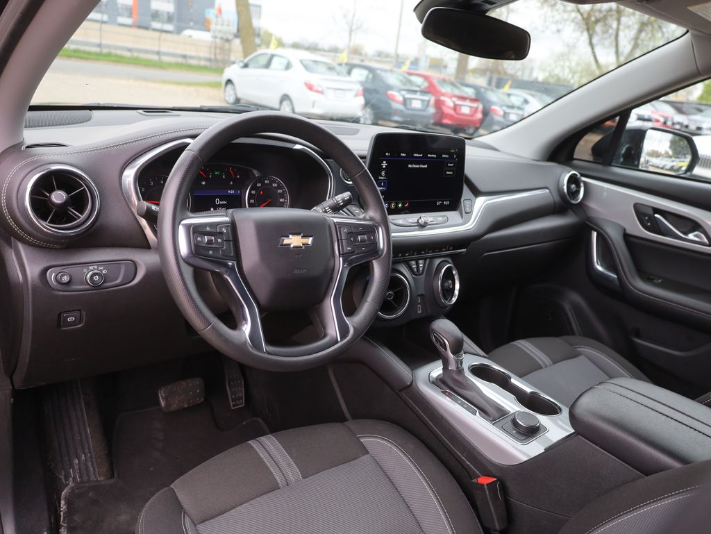 Vehicle image 26 of 43