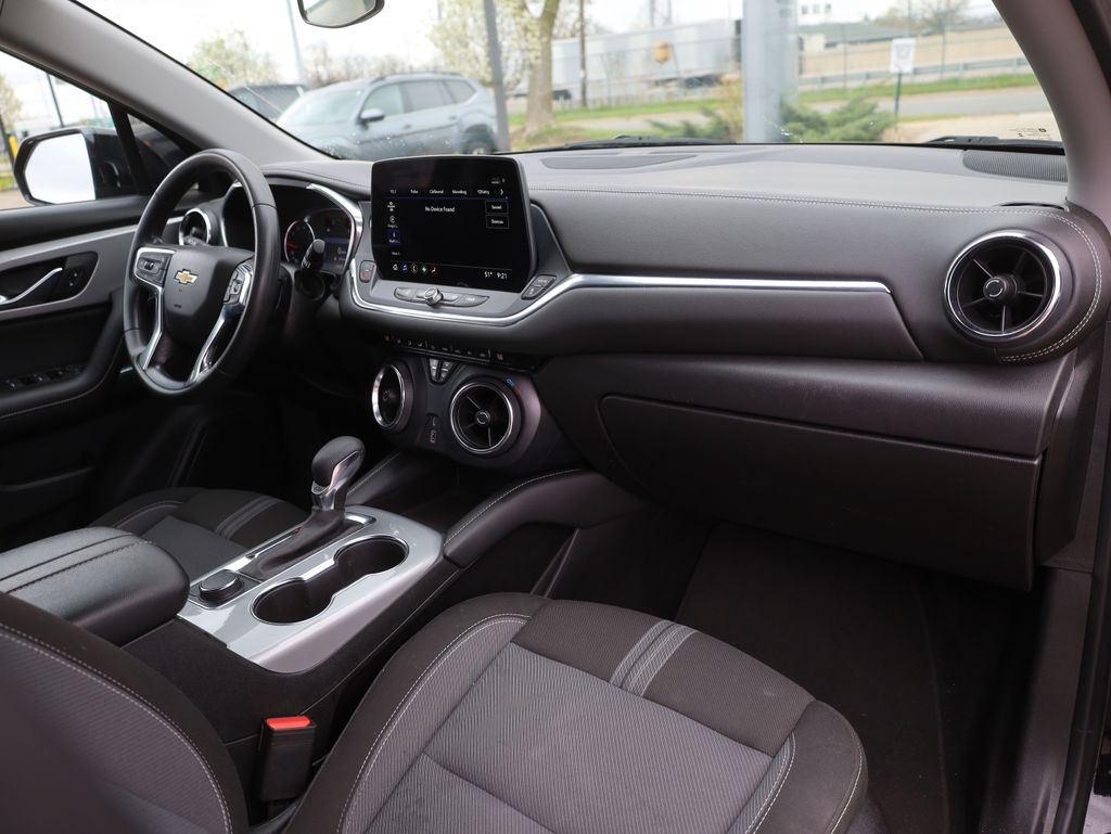 Vehicle image 12 of 43