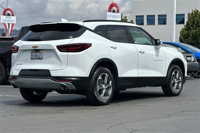 Vehicle image 5 of 25