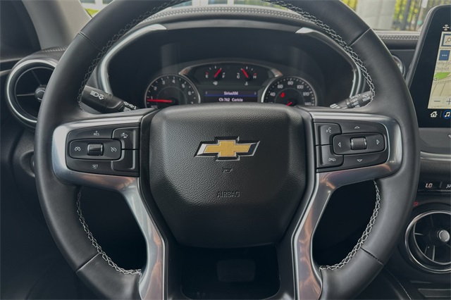 Vehicle image 11 of 25