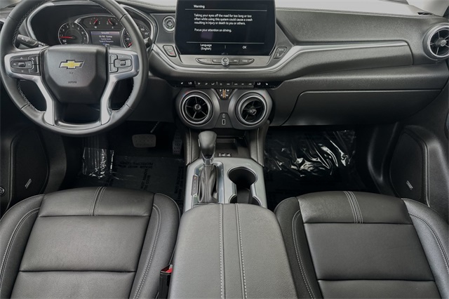 Vehicle image 17 of 25