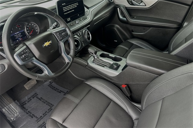 Vehicle image 23 of 25