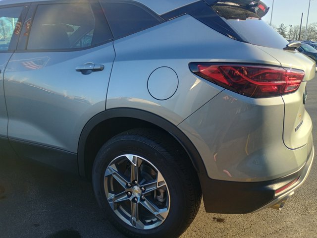 Vehicle image 6 of 34