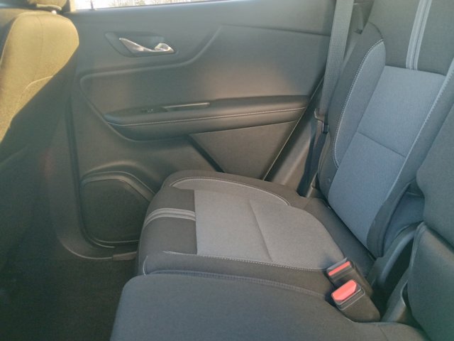 Vehicle image 13 of 34