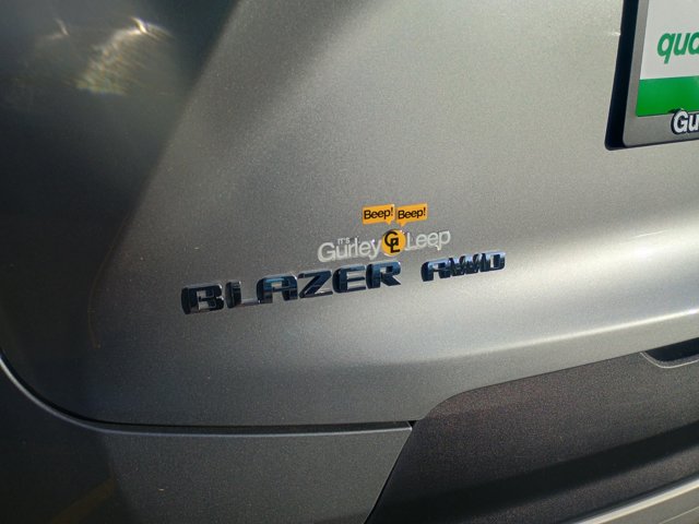 Vehicle image 9 of 34