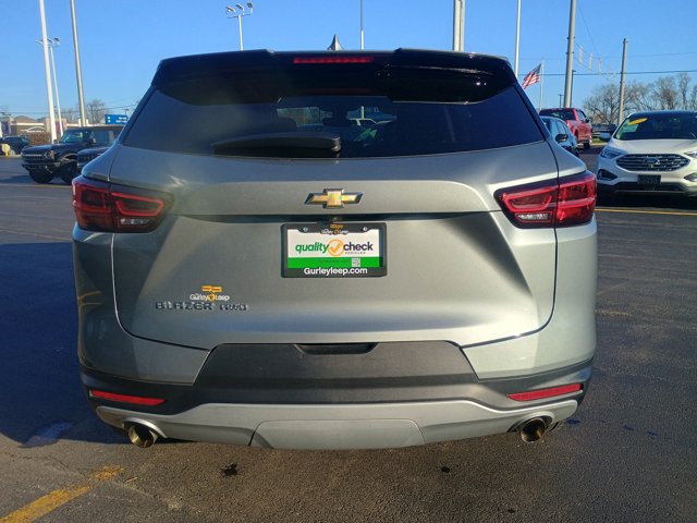 Vehicle image 11 of 34