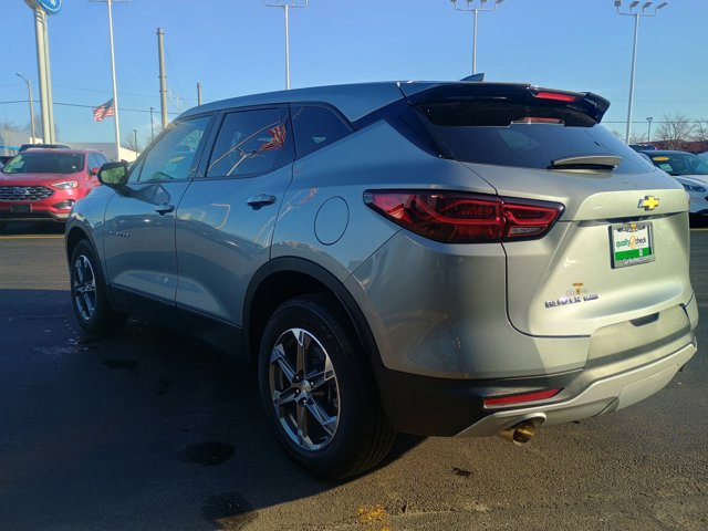Vehicle image 5 of 34