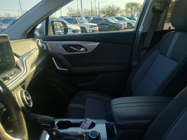 Vehicle image 15 of 34