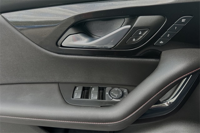 Vehicle image 8 of 25