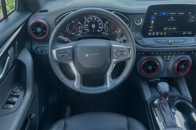 Vehicle image 11 of 24