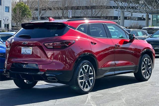 Vehicle image 5 of 24
