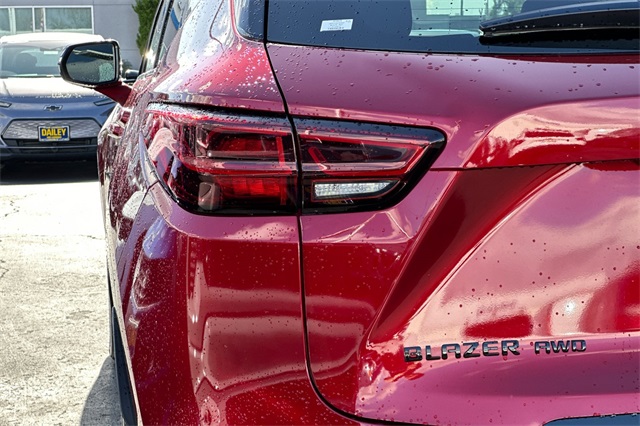 Vehicle image 23 of 24
