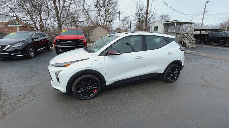 Vehicle image 8 of 33