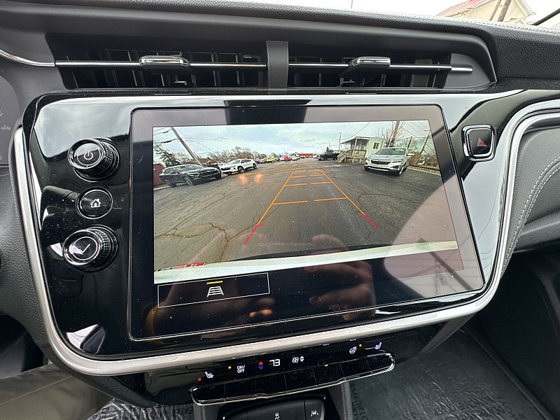 Vehicle image 17 of 33