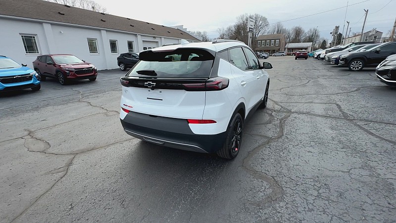 Vehicle image 10 of 33