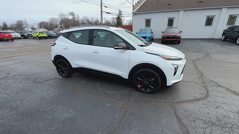 Vehicle image 4 of 33