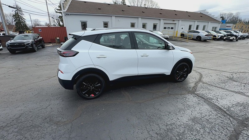 Vehicle image 2 of 33