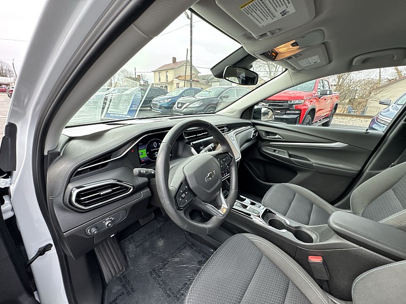 Vehicle image 13 of 33