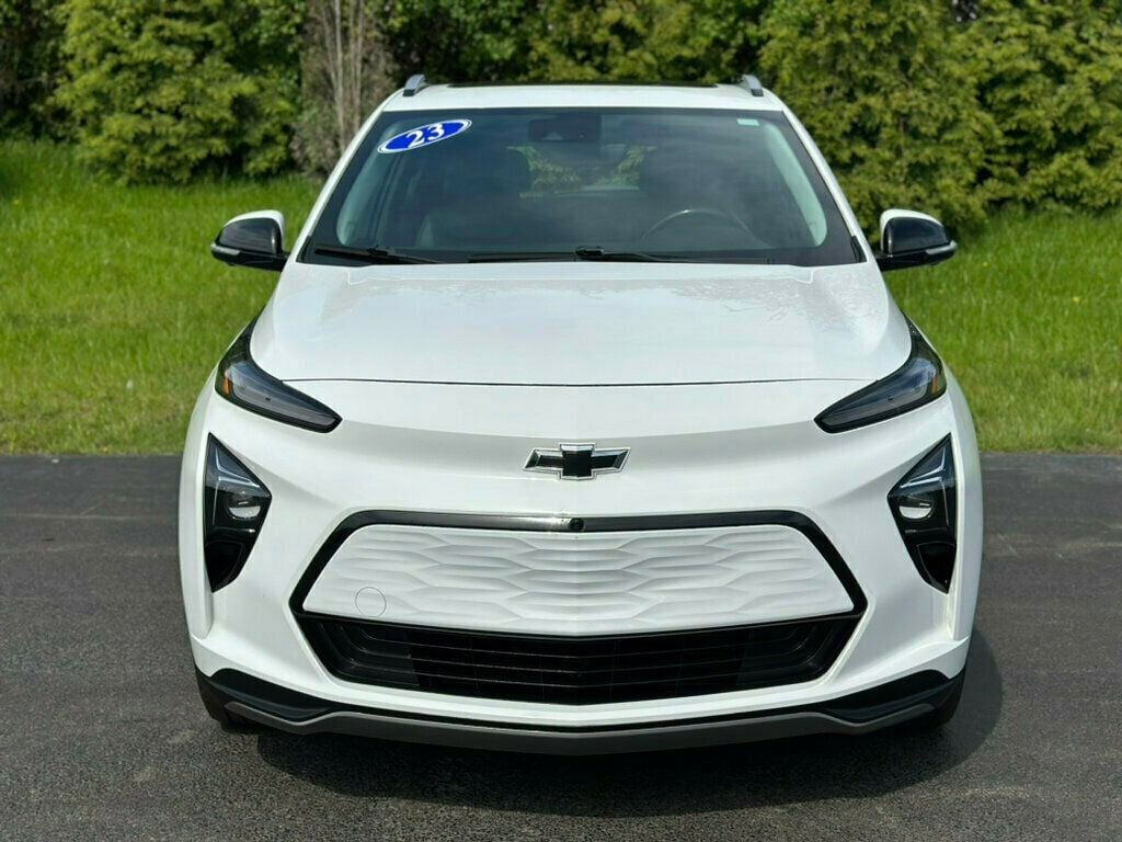 Vehicle image 2 of 33