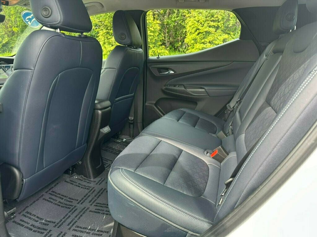 Vehicle image 14 of 33