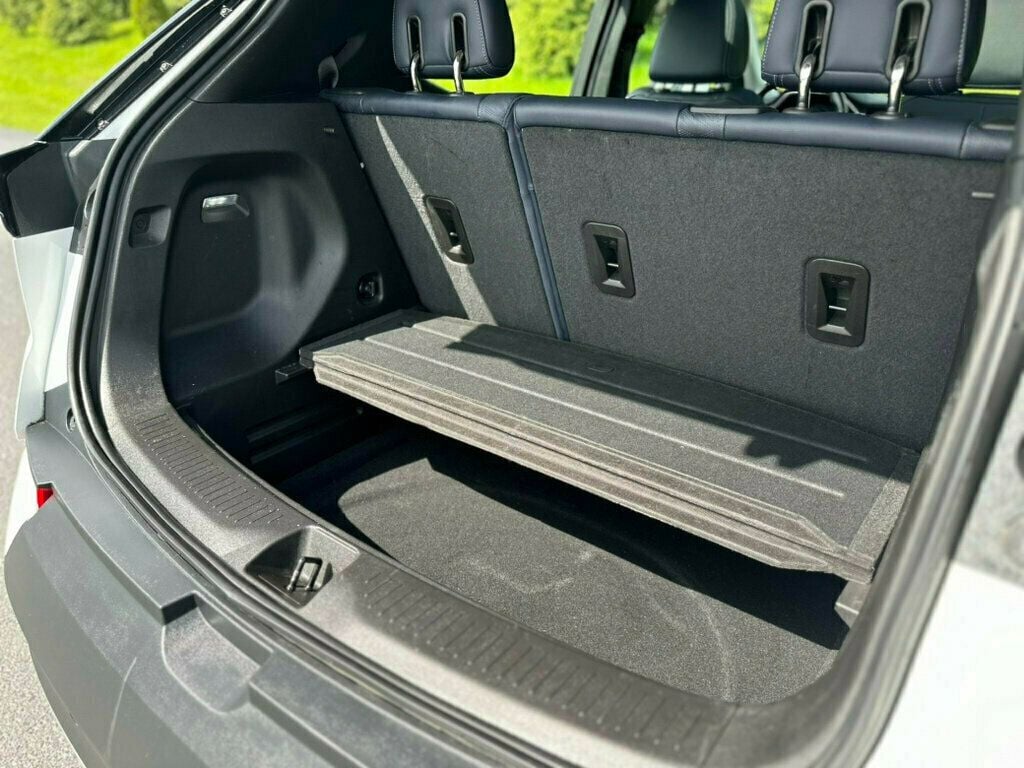 Vehicle image 32 of 33