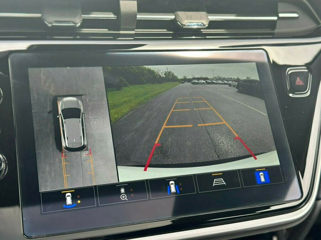 Vehicle image 27 of 33