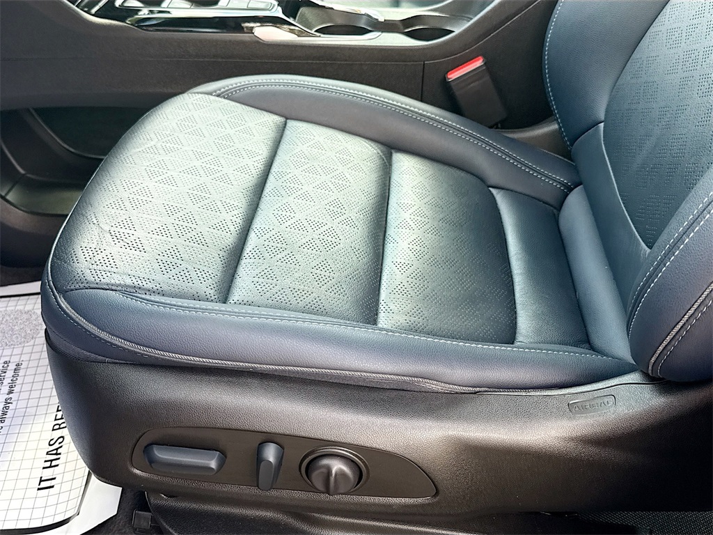 Vehicle image 32 of 32