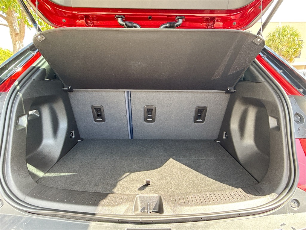 Vehicle image 11 of 32
