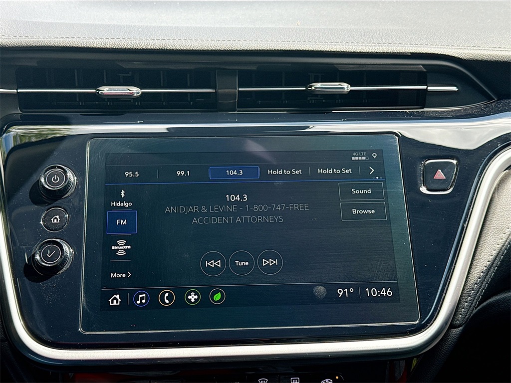 Vehicle image 21 of 32