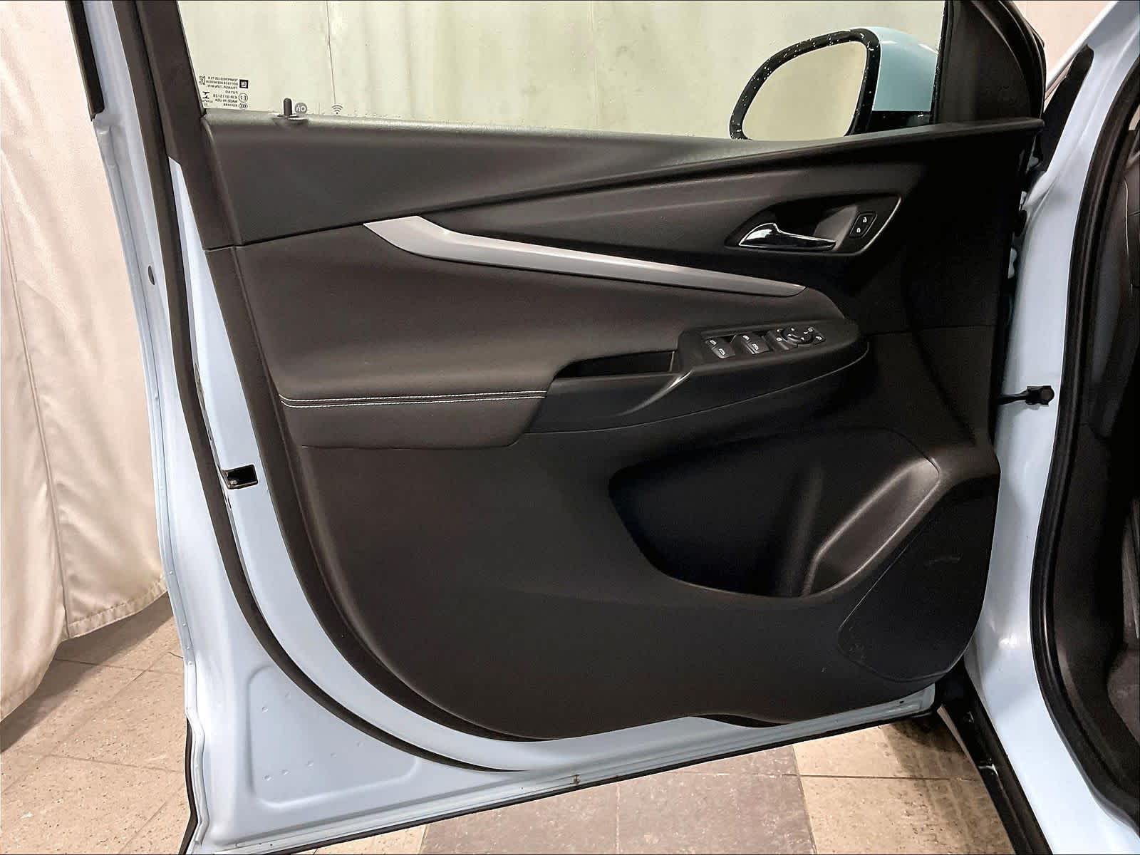 2023 Chevrolet Bolt EUV LT Image 26 of 35