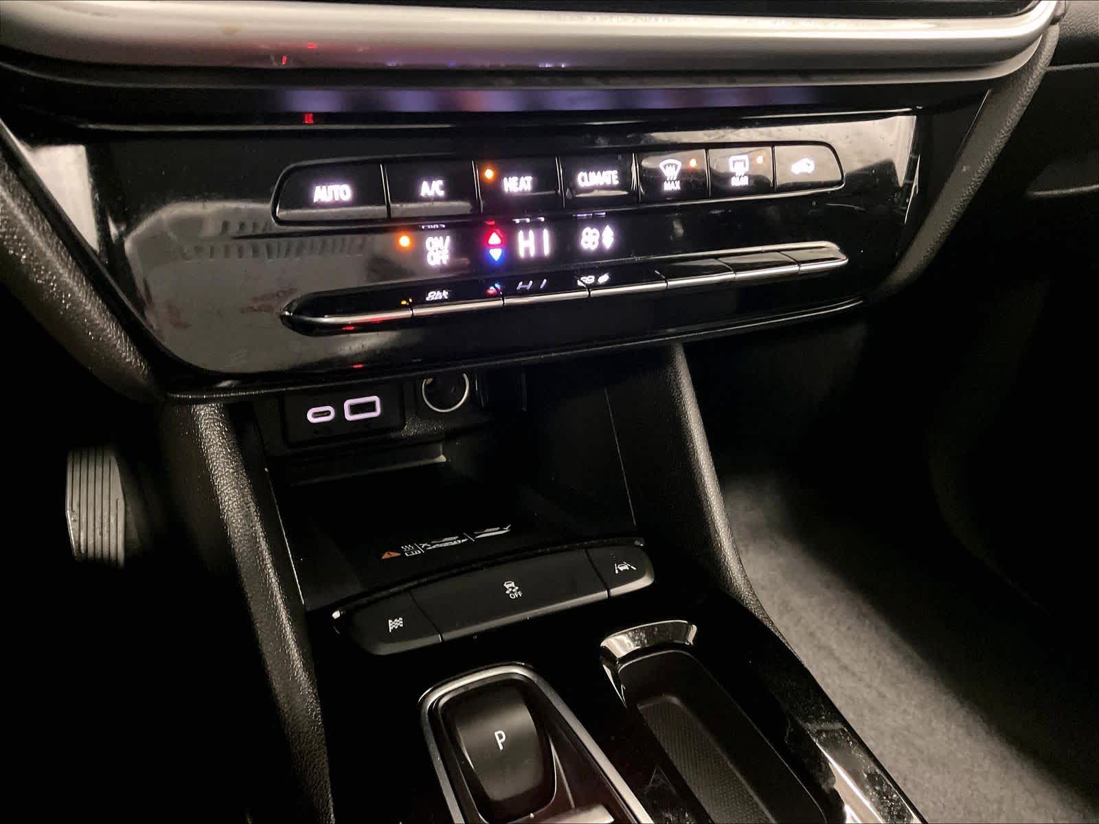 2023 Chevrolet Bolt EUV LT Image 25 of 35