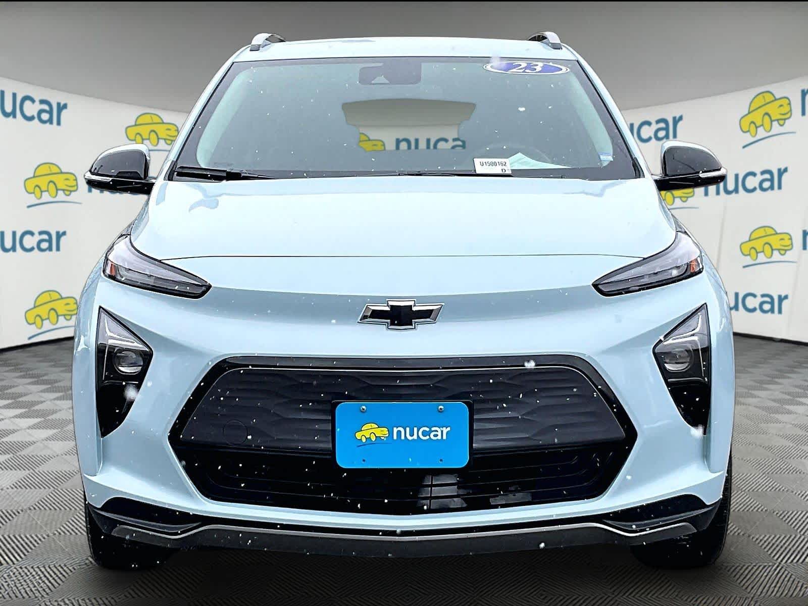 2023 Chevrolet Bolt EUV LT Image 2 of 35