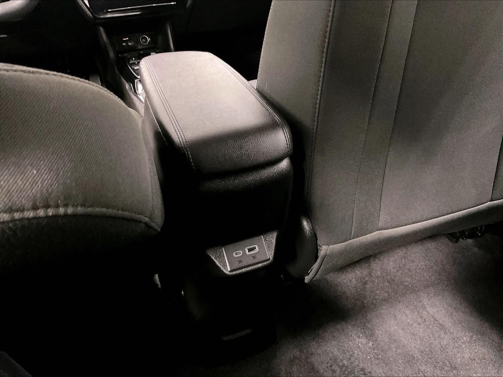 2023 Chevrolet Bolt EUV LT Image 32 of 35