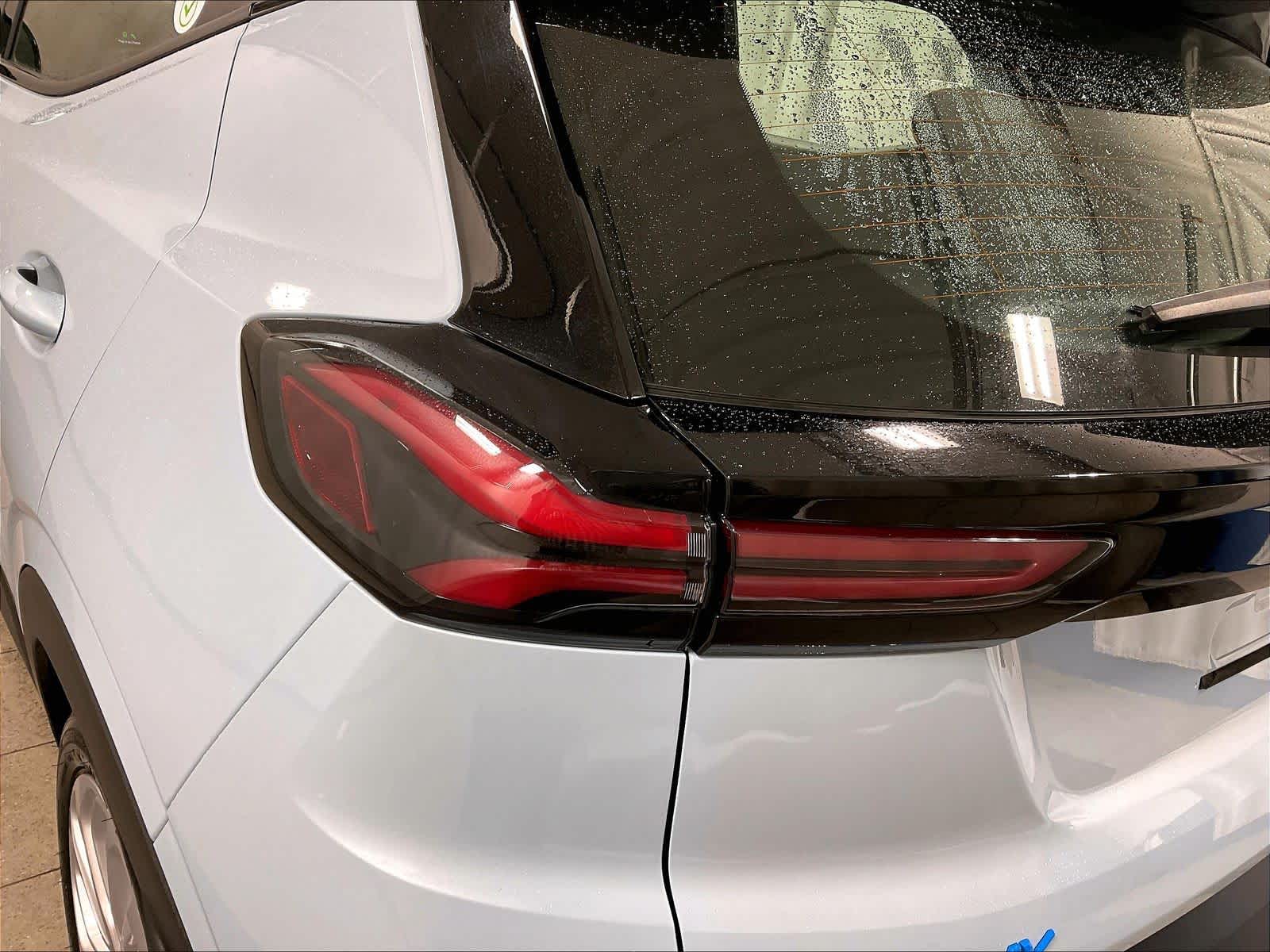 2023 Chevrolet Bolt EUV LT Image 10 of 35